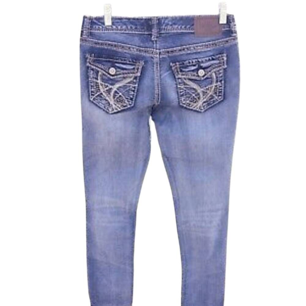 Ariya Embellished Denim Capri Jeans